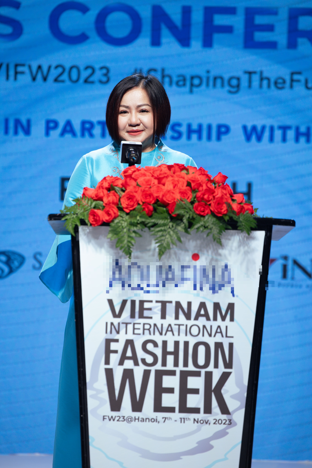 16 nhà thiết kế tham gia Tuần lễ Thời trang Quốc tế Việt Nam 2023 - Ảnh 1.