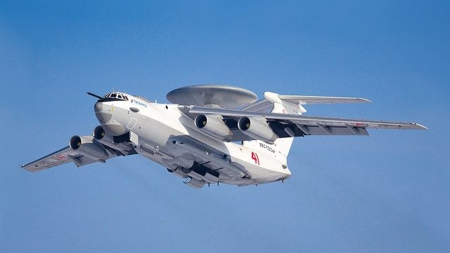 Cách Nga kết hợp “rồng lửa” S-400 và máy bay A-50 hạ gục chiến đấu cơ Ukraine - Ảnh 1.