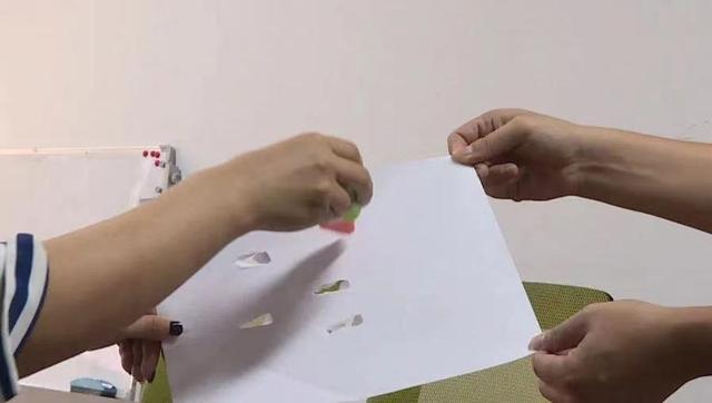 Dao cà rốt - món đồ chơi thịnh hành của học sinh tiểu học Trung Quốc: Tiềm ẩn nhiều mối nguy hại - Ảnh 10.