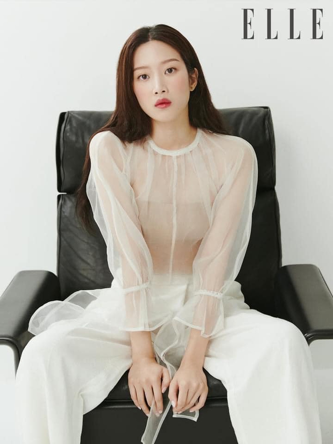 Chân dung Moon Ga-young - “nữ thần” dính tin đồn sắp kết hôn với cầu thủ Son Heung-min  - Ảnh 4.