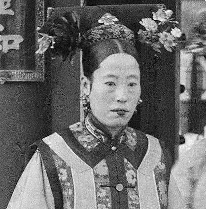 Hoàng hậu đáng thương nhất nhà Thanh: Là cháu gái của Thái hậu khét tiếng, nhưng bị Hoàng đế chán ghét không thèm thị tẩm - Ảnh 6.