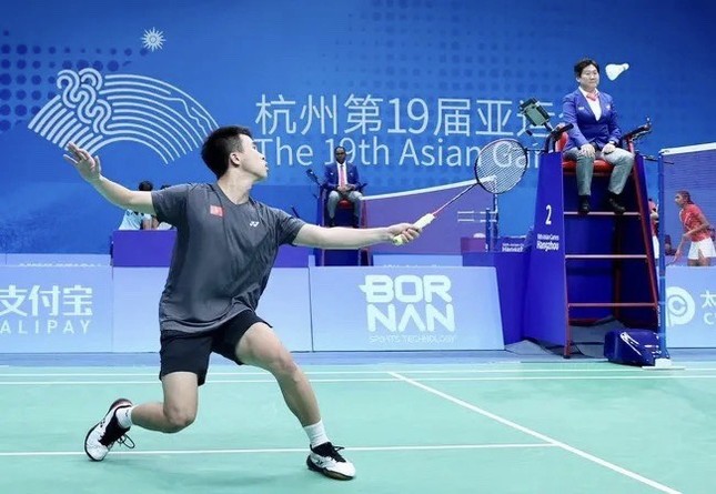 Cầu lông Asiad 19: Nguyễn Hải Đăng thua ngược tay vợt số 1 Thái Lan đầy tiếc nuối - Ảnh 1.