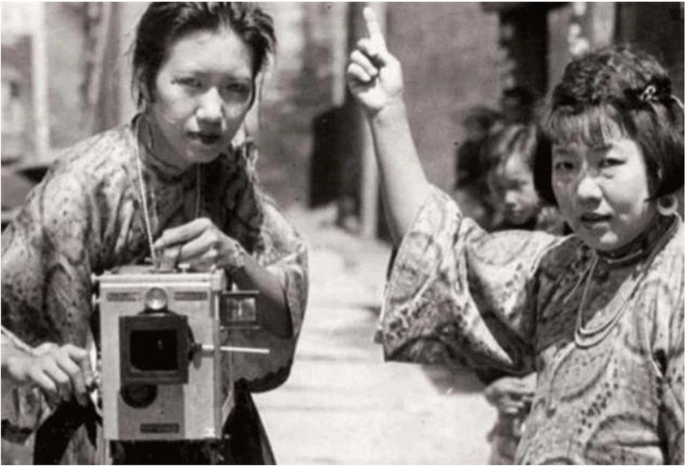 Bộ ảnh nhan sắc thực của những người phụ nữ thời nhà Thanh - Ảnh 5.