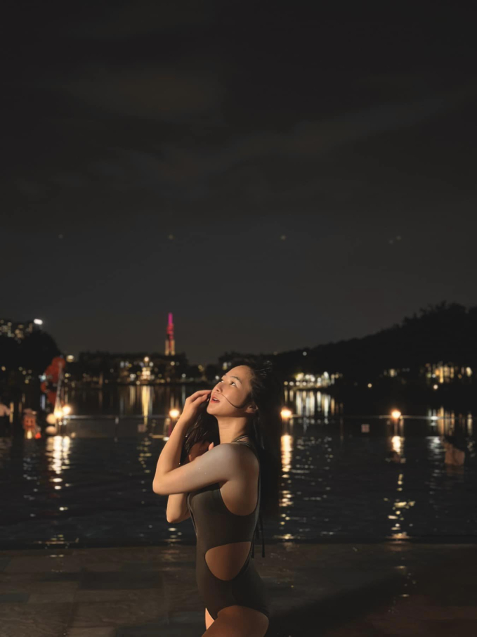 Từng lộ ảnh tròn trịa qua cam thường, Hương Tràm diện áo tắm khoe sắc vóc hiện tại gây bất ngờ - Ảnh 3.