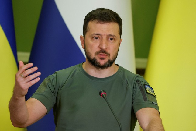 Phản công thất bại, Tổng thống Ukraine Zelensky có kế hoạch cách chức chỉ huy chiến dịch - Ảnh 1.