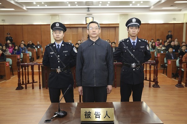 Trung Quốc thưởng ‘khủng’ cho người báo tin tham nhũng, gián điệp, khủng bố - Ảnh 1.