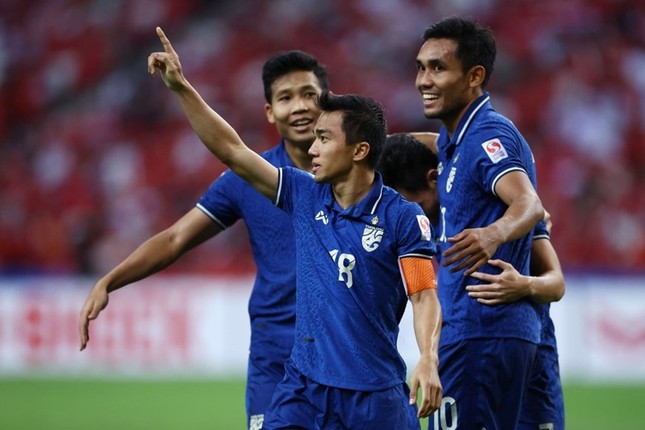 ĐT Thái Lan gạch tên Dangda, Bunmathan, Chanathip, gọi lại cầu thủ gốc Việt đi du đấu châu Âu - Ảnh 1.