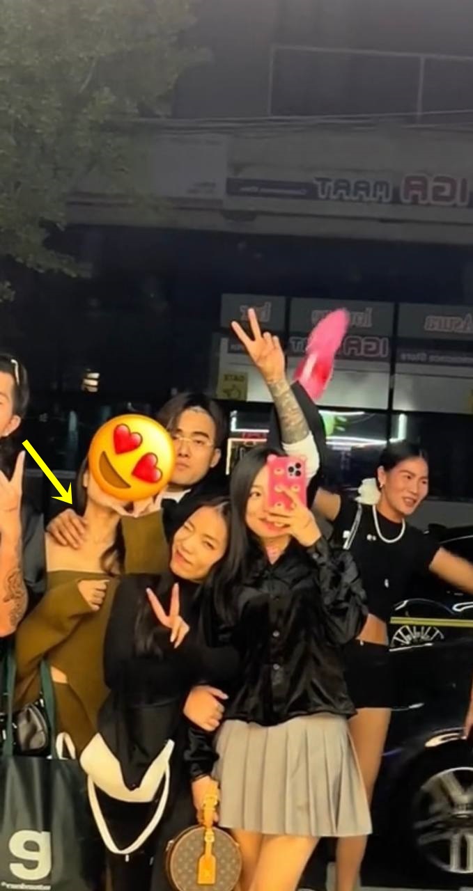 Bạn thân đăng ảnh, vô tình để lộ Đạt G có hành động tình tứ với vợ cũ Hoài Lâm ở Hàn - Ảnh 4.