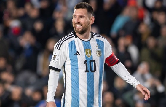 Messi vẫn có tên trên tuyển bất chấp chấn thương - Ảnh 1.