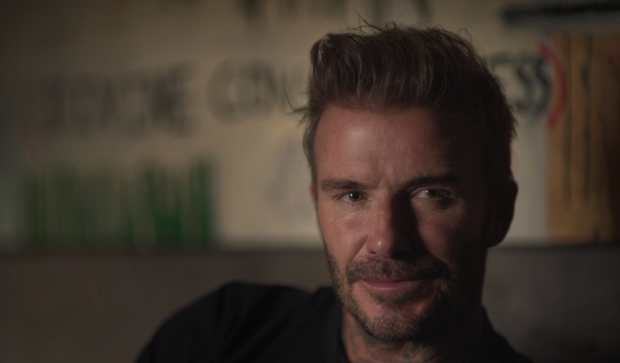 Cú gạt chân tai hại khiến cuộc đời David Beckham hoàn toàn thay đổi: Fan quay lưng đe dọa, đồng đội ngó lơ - Ảnh 4.