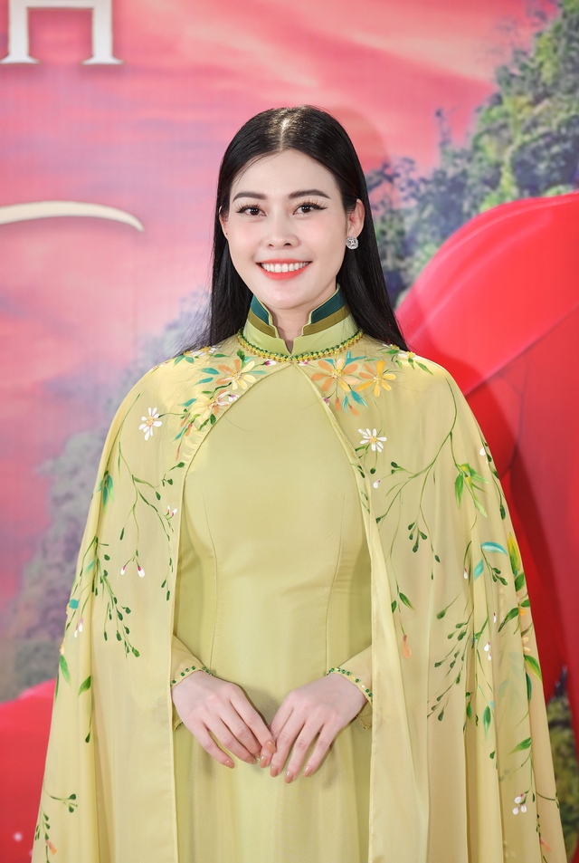 Ca sĩ Thi Phượng ra MV Quảng Bình quê ta ơi - Ảnh 1.