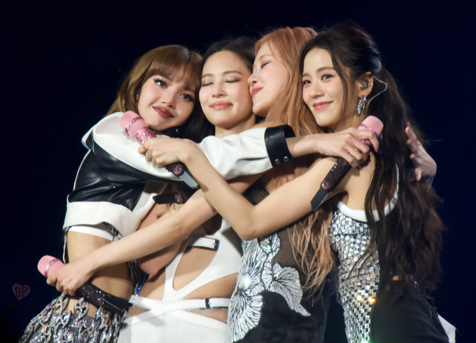 Rộ nghi vấn Lisa - Jennie bằng mặt nhưng không bằng lòng, né nhắc đến nhau trên MXH? - Ảnh 4.