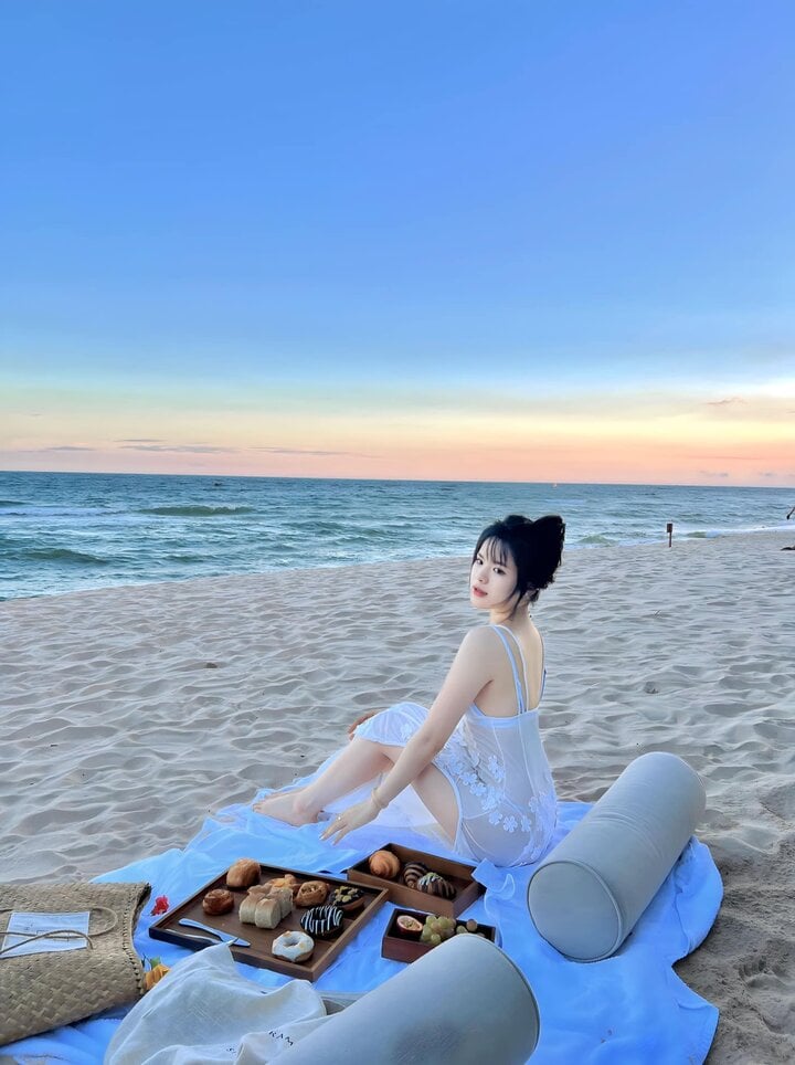 Nga tiểu thư phim Cuộc đời vẫn đẹp sao: Cao 1m50 vẫn đầy quyến rũ - Ảnh 2.