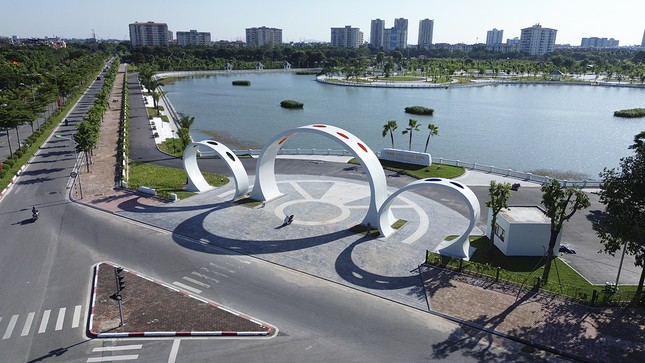Mãn nhãn với công viên gần 100 tỷ sắp hoàn thiện chào mừng 20 năm thành lập quận Long Biên - Ảnh 13.