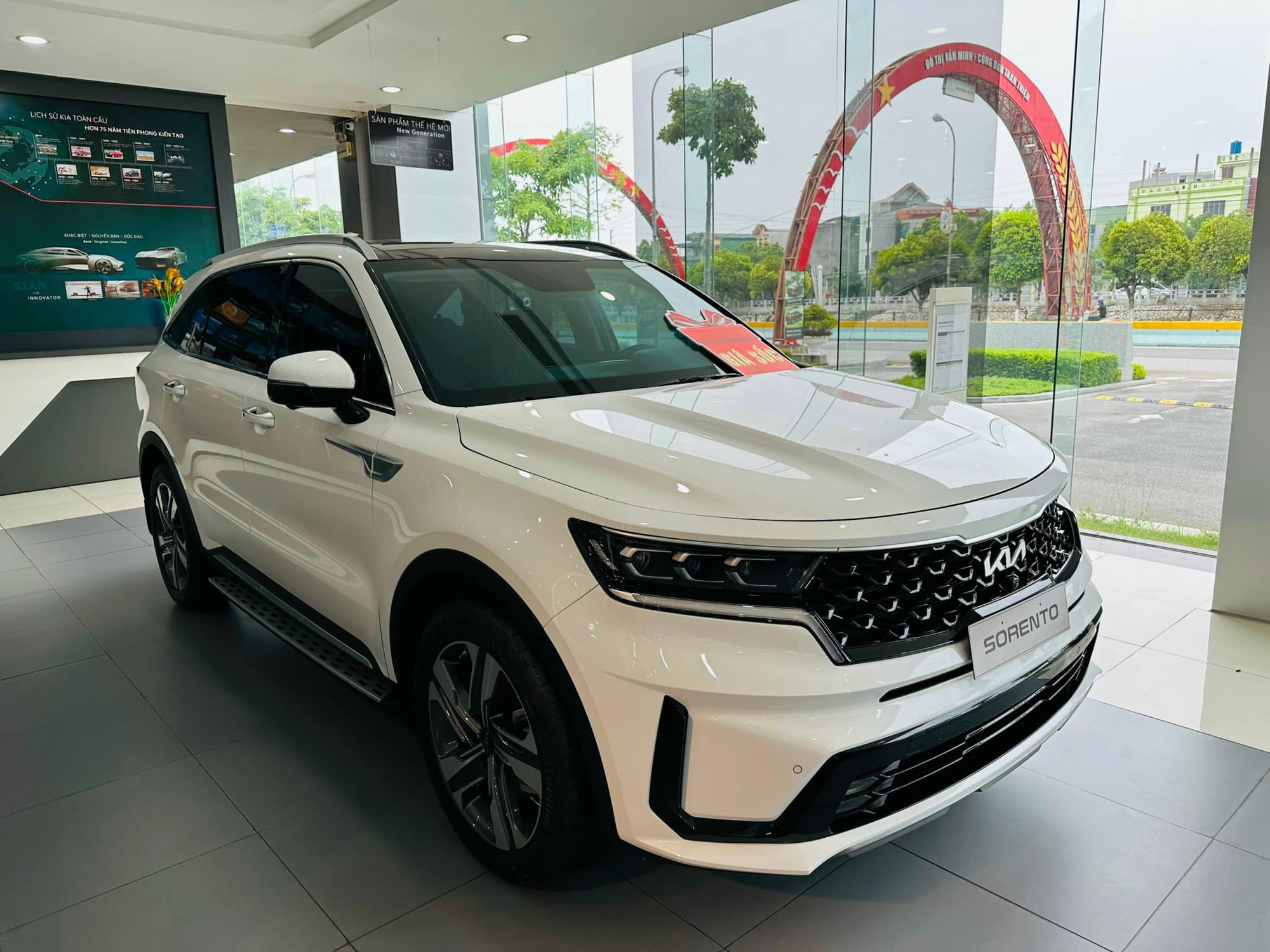 Đại lý xả kho Kia Sorento 2022 giảm gần 100 triệu, giá từ 939 triệu, thấp hơn hẳn Santa Fe - Ảnh 3.