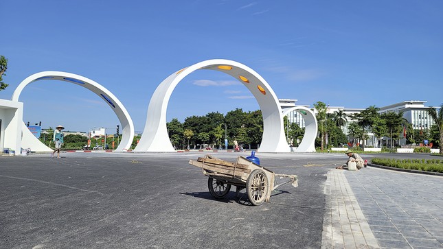 Mãn nhãn với công viên gần 100 tỷ sắp hoàn thiện chào mừng 20 năm thành lập quận Long Biên - Ảnh 9.