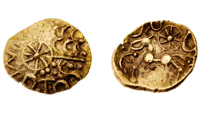 Tìm thấy đồng tiền vàng quý hiếm 2.100 tuổi - Ảnh 1.