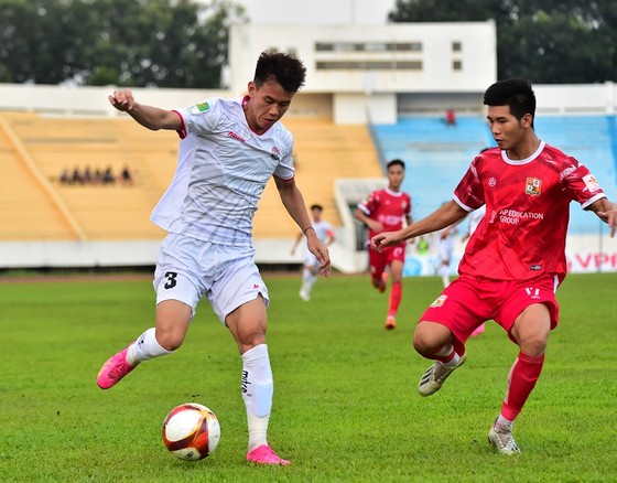 HLV Phạm Thành Lương vẫn chưa thắng ở Giải hạng Nhất - Ảnh 2.