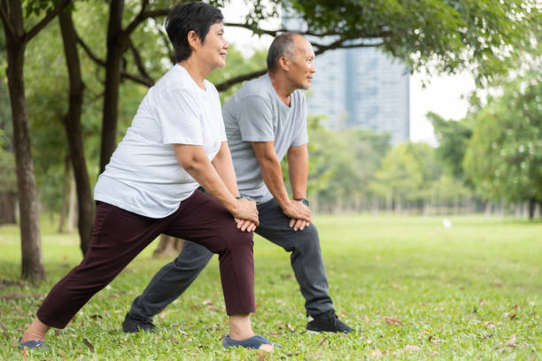 65 tuổi, sau khi nghỉ hưu, tôi nghiệm ra 9 việc: Nên để “đời cua cua máy, đời cáy cáy đào, không dựa vào con! - Ảnh 2.