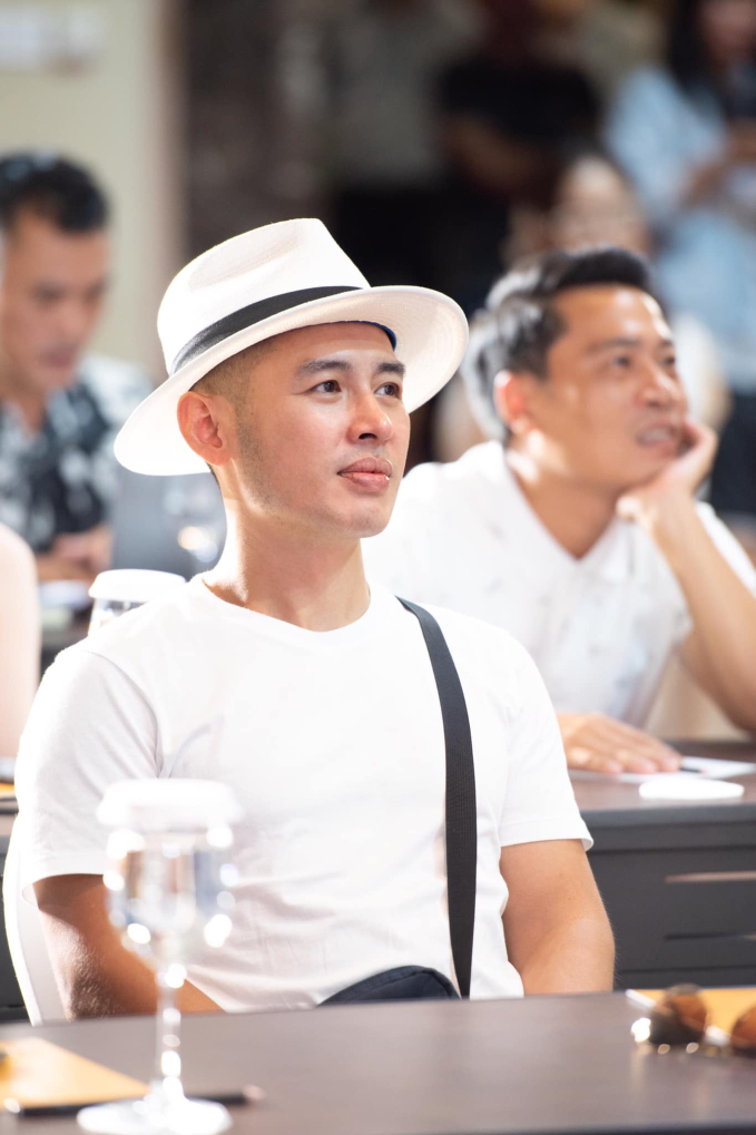 Khán giả sốc khi Hoàng Hải bị loại ở Ca sĩ mặt nạ: Tuổi 41 vẫn quá đẹp, hé lộ sự thật về 4 đứa con - Ảnh 2.