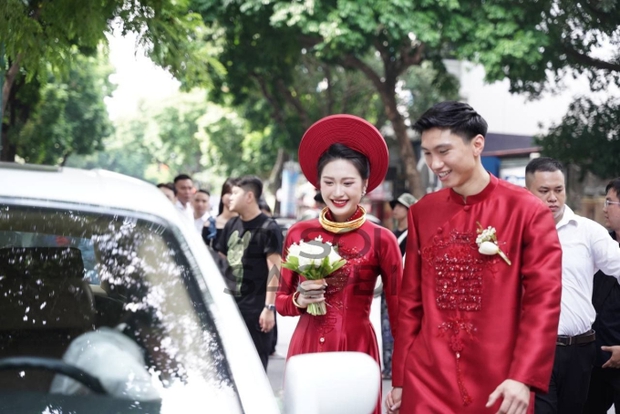 Doãn Hải My bật khóc nức nở khi nhận của hồi môn trong ngày về nhà chồng - Ảnh 8. Doãn Hải My bật khóc nức nở khi nhận của hồi môn trong ngày về nhà chồng - Ảnh 8.