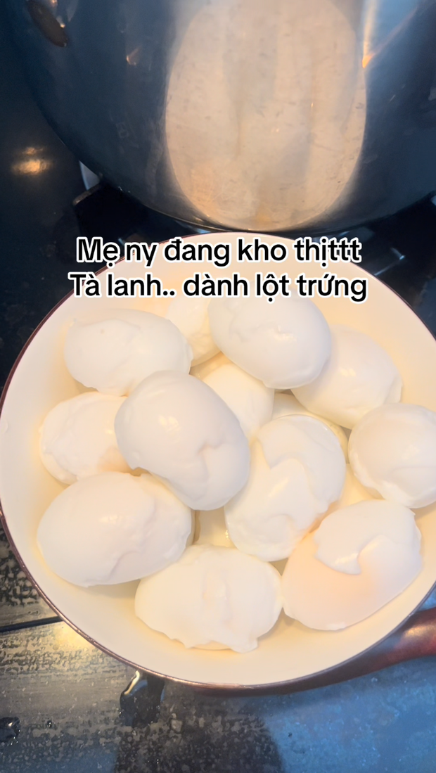 Nhanh nhảu giúp mẹ người yêu bóc trứng để làm món thịt kho trứng, cô gái nghẹn lời vì kết quả của chính mình - Ảnh 4.