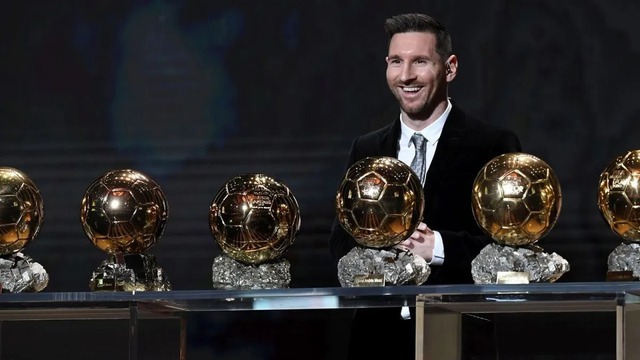 Lộ diện 10 ứng viên cho danh hiệu danh giá Siêu Quả bóng vàng: Messi đứng vị trí số 1, sở hữu tỷ lệ chiến thắng bỏ xa Ronaldo và nhóm bám đuổi - Ảnh 5.