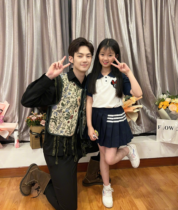 Sao nhí kiếm hợp đồng 3,3 tỷ nhưng bị cha mẹ coi là cỗ máy in tiền để nuôi em trai bây giờ thế nào? - Ảnh 7. Sao nhí kiếm hợp đồng 3,3 tỷ nhưng bị cha mẹ coi là cỗ máy in tiền để nuôi em trai bây giờ thế nào? - Ảnh 7.