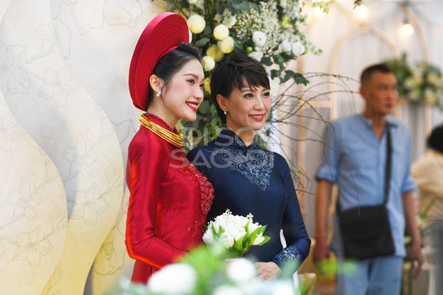 Đoàn Văn Hậu có hành động tinh tế 10 điểm khi đón nàng Doãn Hải My lên xe hoa tiền tỉ về Thái Bình - Ảnh 9.