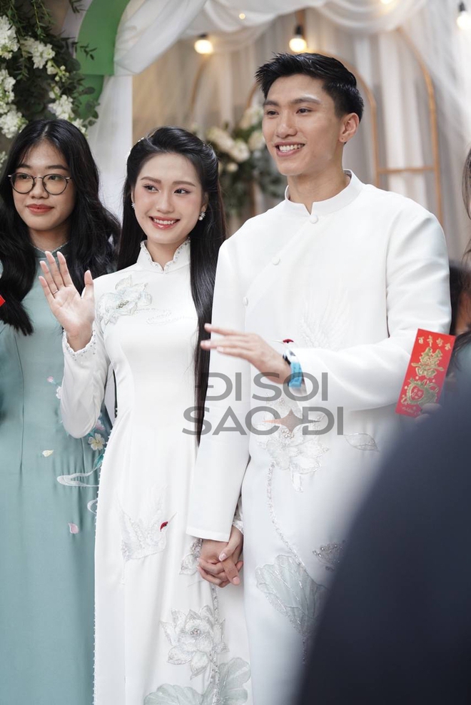  Loạt ảnh nét căng trong đám hỏi Doãn Hải My và Đoàn Văn Hậu: Cô dâu chú rể khoá môi ngọt ngào!  - Ảnh 7.