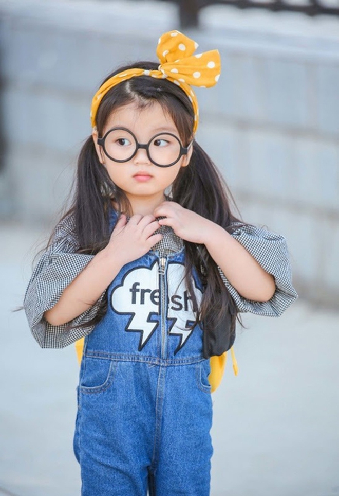 Sao nhí kiếm hợp đồng 3,3 tỷ nhưng bị cha mẹ coi là cỗ máy in tiền để nuôi em trai bây giờ thế nào? - Ảnh 3. Sao nhí kiếm hợp đồng 3,3 tỷ nhưng bị cha mẹ coi là cỗ máy in tiền để nuôi em trai bây giờ thế nào? - Ảnh 3.