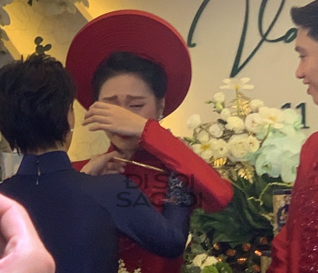 Doãn Hải My bật khóc nức nở khi nhận của hồi môn trong ngày về nhà chồng - Ảnh 3. Doãn Hải My bật khóc nức nở khi nhận của hồi môn trong ngày về nhà chồng - Ảnh 3.