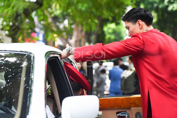 Đoàn Văn Hậu có hành động tinh tế 10 điểm khi đón nàng Doãn Hải My lên xe hoa tiền tỉ về Thái Bình - Ảnh 5.