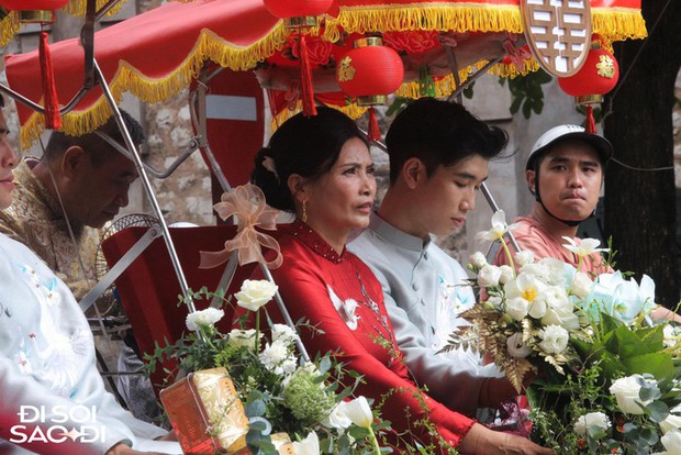  Hot: Nhà Đoàn Văn Hậu ngồi xích lô đưa lễ vật vào nhà Doãn Hải My ăn hỏi - Ảnh 3.