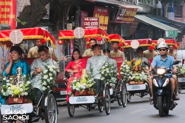 Toàn cảnh lễ cưới hỏi của Đoàn Văn Hậu - Doãn Hải My: Quy mô đầu tư khủng, người xem đông như concert, visual dâu rể bùng nổ! - Ảnh 3.