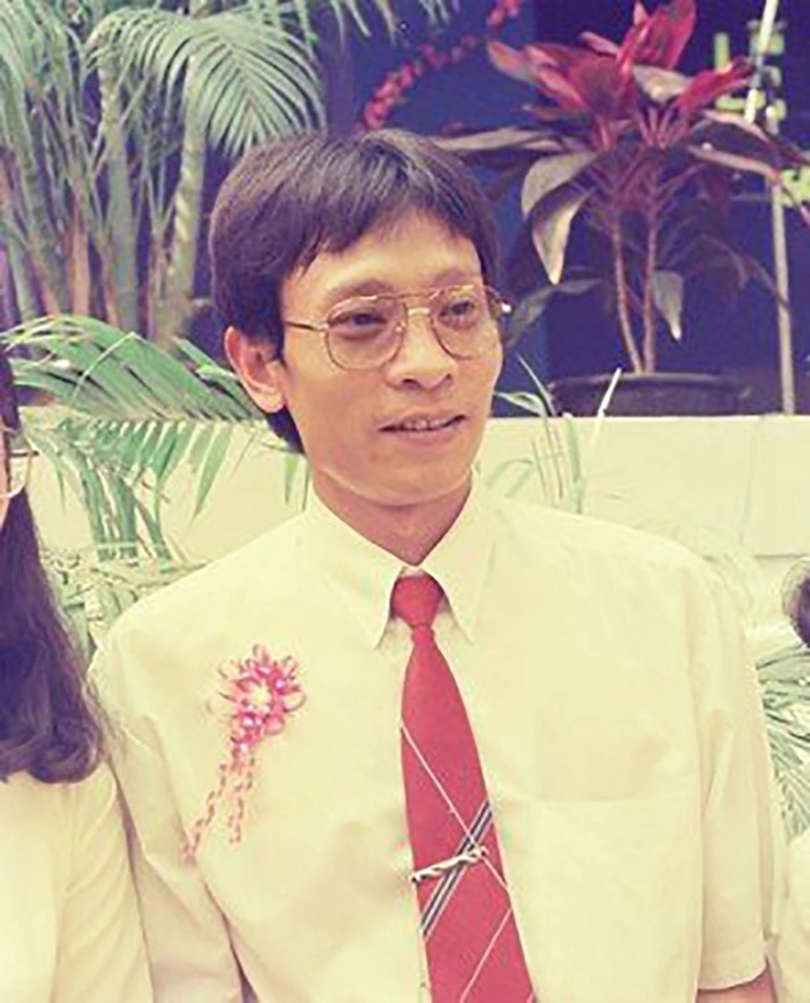 MC Lại Văn Sâm kể thời khó khăn, phải gửi tiền sang Nga trả nợ, Hồng Vân, Hồng Đào bán đồ si - Ảnh 2.