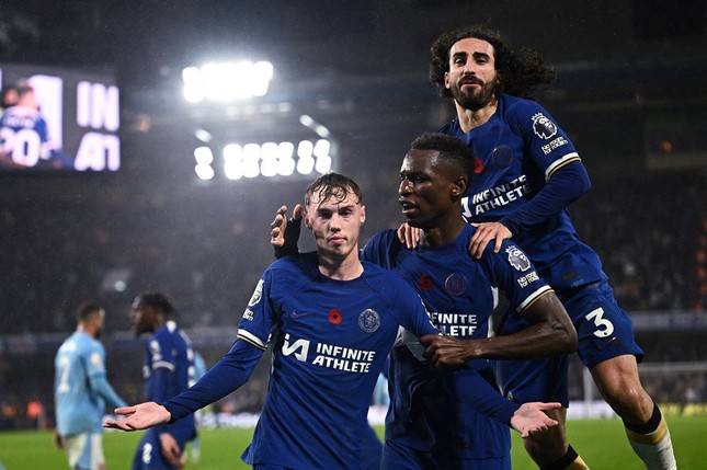 Trọng tài và VAR bị chỉ trích vì khiến Chelsea chịu oan 1 bàn thua trước Man City - Ảnh 2.