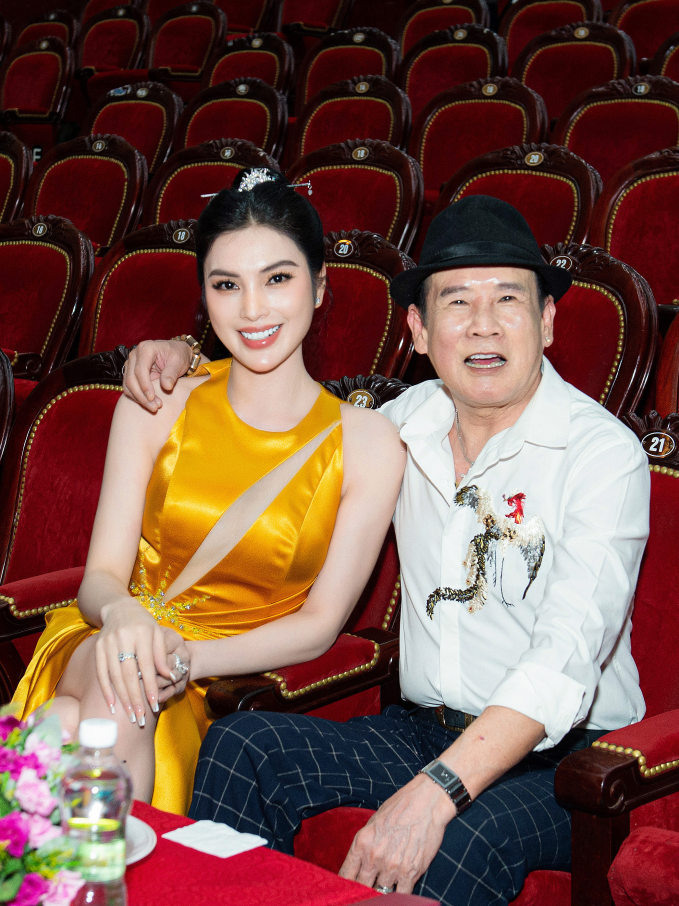 MC Kim Huyền Sâm khoe nhan sắc ngày càng thăng hạng, lần thứ 3 hội ngộ danh ca Tuấn Vũ - Ảnh 5.