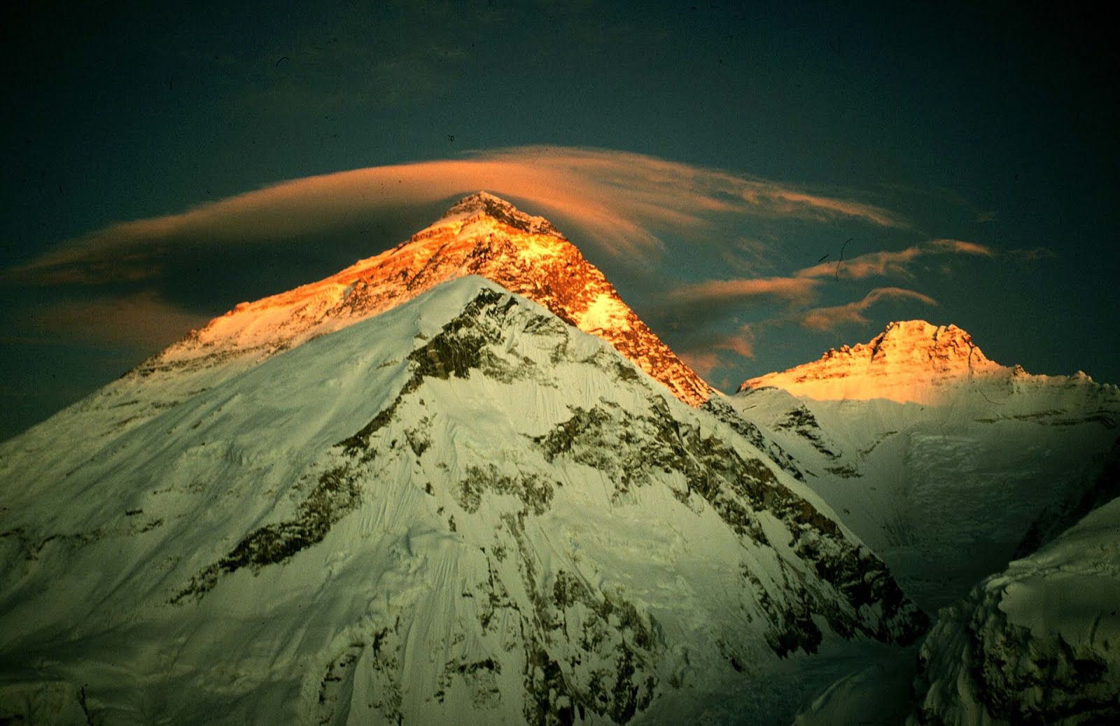 Bí ẩn về cấu trúc rỗng và kho báu bí ẩn bên trong dãy Himalaya - Ảnh 5.