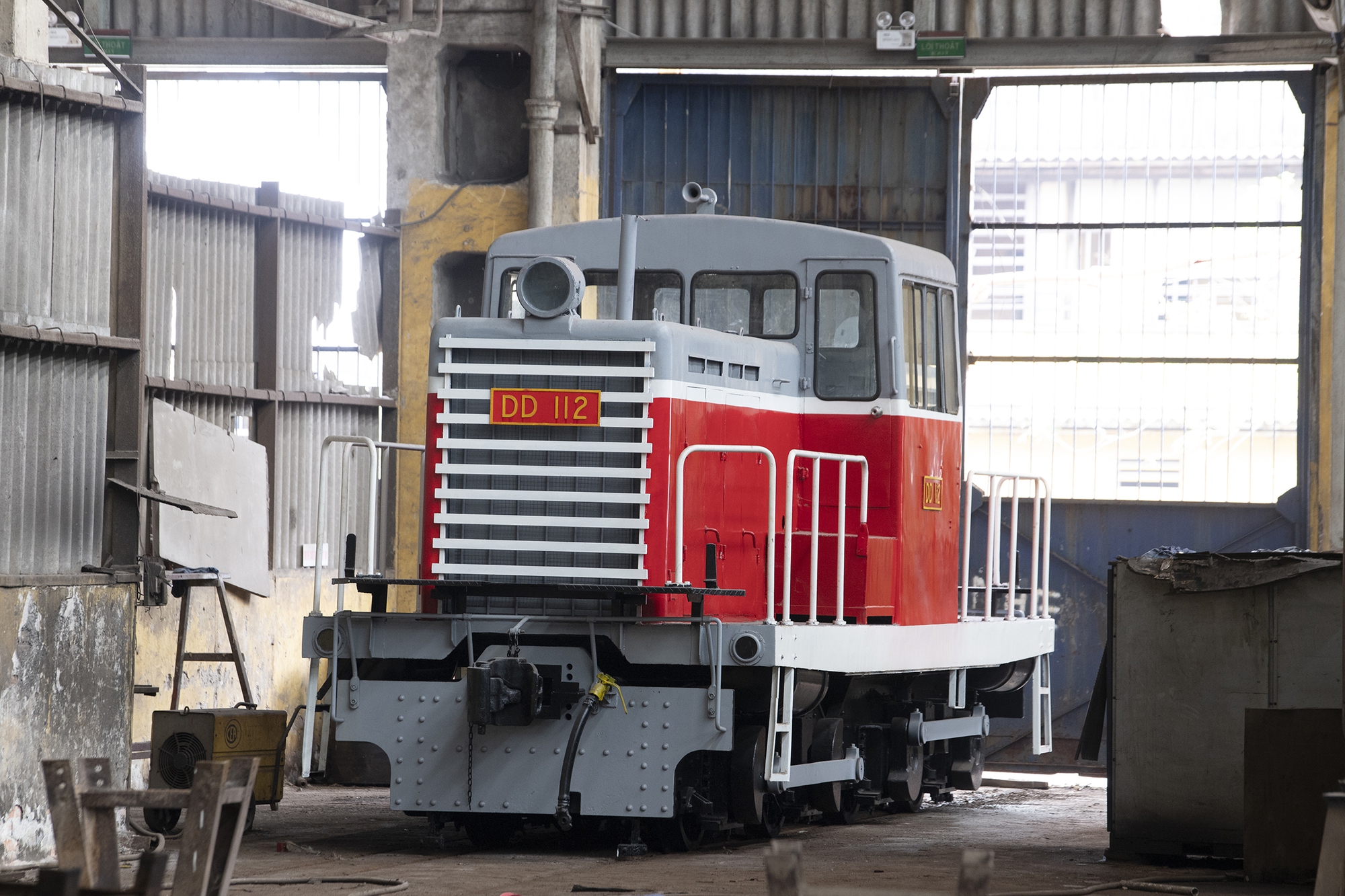 Hình ảnh khó tin ở nhà máy xe lửa lớn nhất Việt Nam: Tương