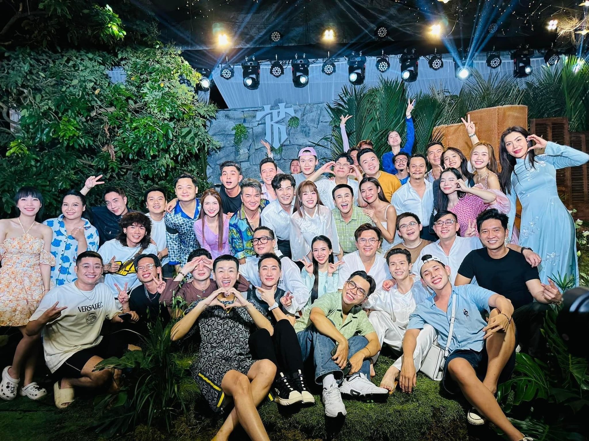 Nửa showbiz Việt đổ bộ lễ cưới Puka - Gin Tuấn Kiệt ở quê Đồng Tháp - Ảnh 19.