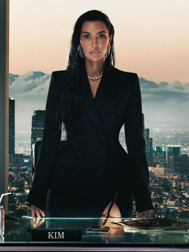 Kim Kardashian được vinh danh là Người đàn ông của năm - Ảnh 2.