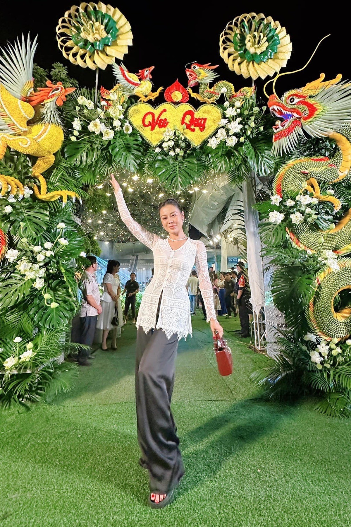 Nửa showbiz Việt đổ bộ lễ cưới Puka - Gin Tuấn Kiệt ở quê Đồng Tháp - Ảnh 13.