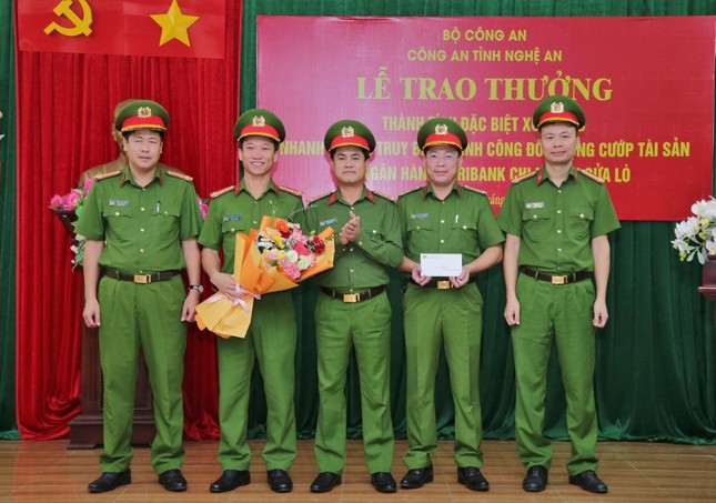 Kế ‘ve sầu thoát xác’ bất thành của nghi phạm cướp ngân hàng ở Nghệ An - Ảnh 5.