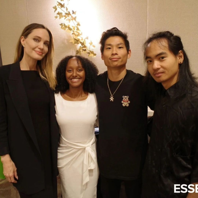 Diện mạo Pax Thiên gây chú ý bên Angelina Jolie trong ngày đặc biệt của em gái - Ảnh 2. Diện mạo Pax Thiên gây chú ý bên Angelina Jolie trong ngày đặc biệt của em gái - Ảnh 2.