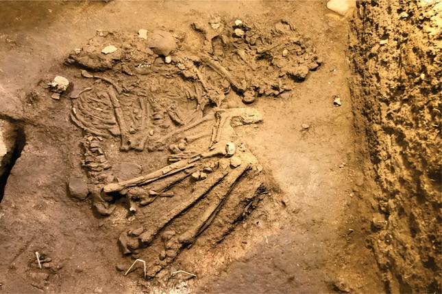 Công bố phát hiện 11 hang động huyền bí và di cốt người có niên đại 1 vạn năm tại Tam Chúc - Ảnh 8.