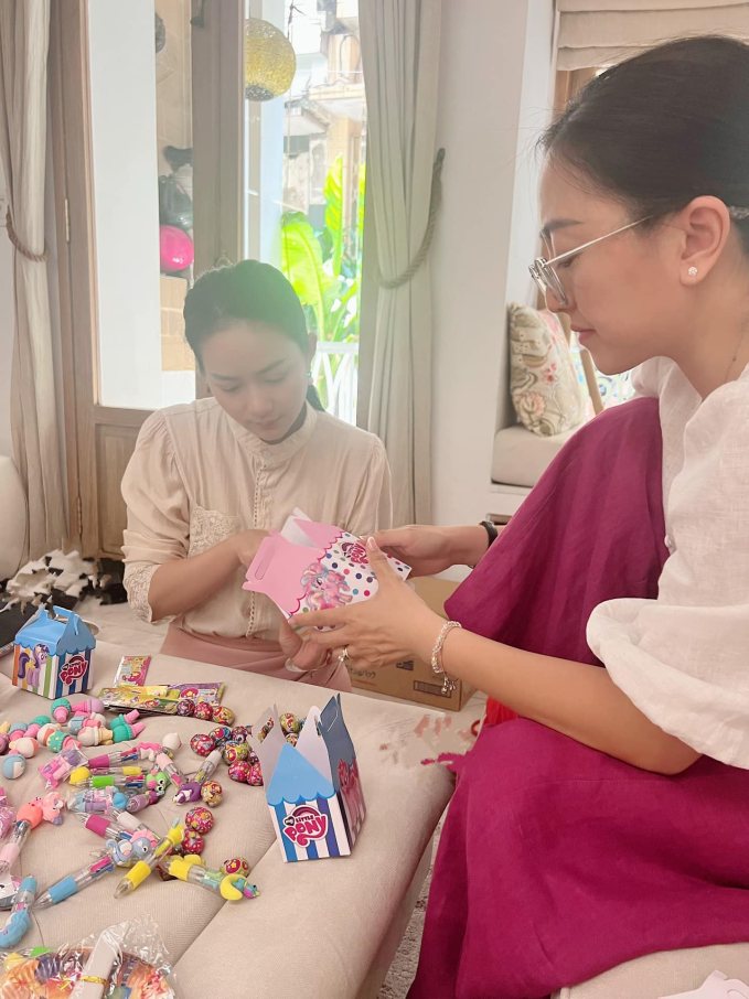 Đại gia Đức An lộ diện giản dị, cùng Phan Như Thảo làm điều đặc biệt trong ngày kết thúc vụ tranh chấp tài sản - Ảnh 3.