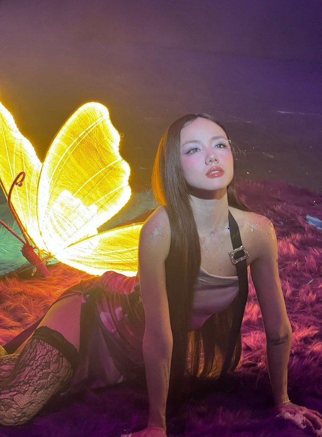 Ca sĩ Phương Ly ra MV mới Little Love (But No Limit) đầy mộng mơ, nữ tính - Ảnh 1.