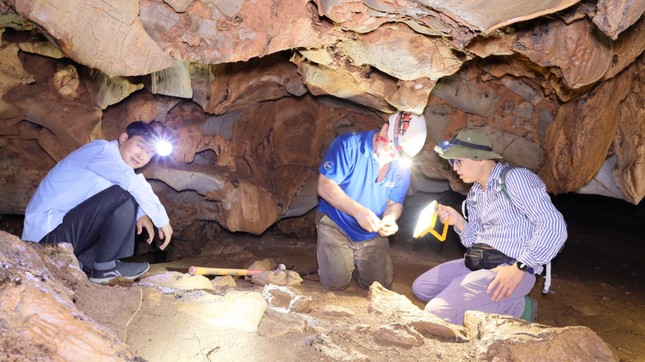 Công bố phát hiện 11 hang động huyền bí và di cốt người có niên đại 1 vạn năm tại Tam Chúc - Ảnh 1.