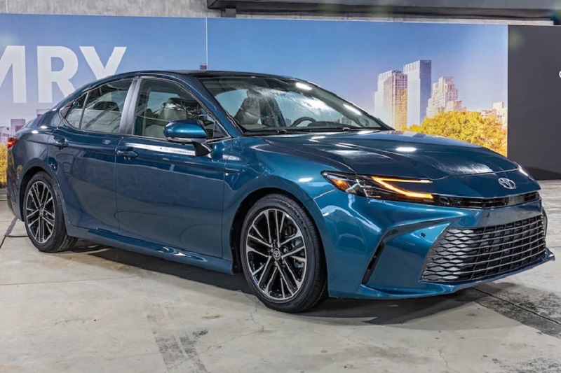 Đây có thể là option động cơ Toyota Camry 2024 tại Việt Nam khi mở bán: Không mạnh như bản Mỹ nhưng dễ có giá rẻ hơn - Ảnh 6.